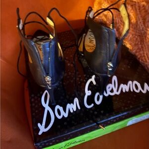 Sam Edelman Black Leather and Suede Lace-Up Shoes size 9.5